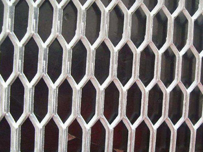 來看看不銹鋼鋼板網(wǎng)的生產(chǎn)工藝是什么